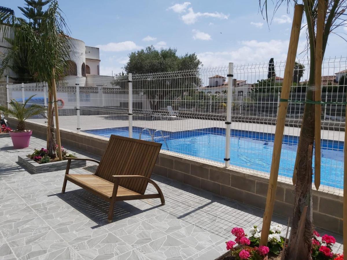 Apartament Amb Piscina Ampuriabrava Exterior foto
